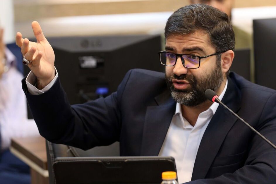 سقاب اصفهانی، معاون پزشکیان: در پیک تابستان احتمالا ۲۴ تا ۲۹
