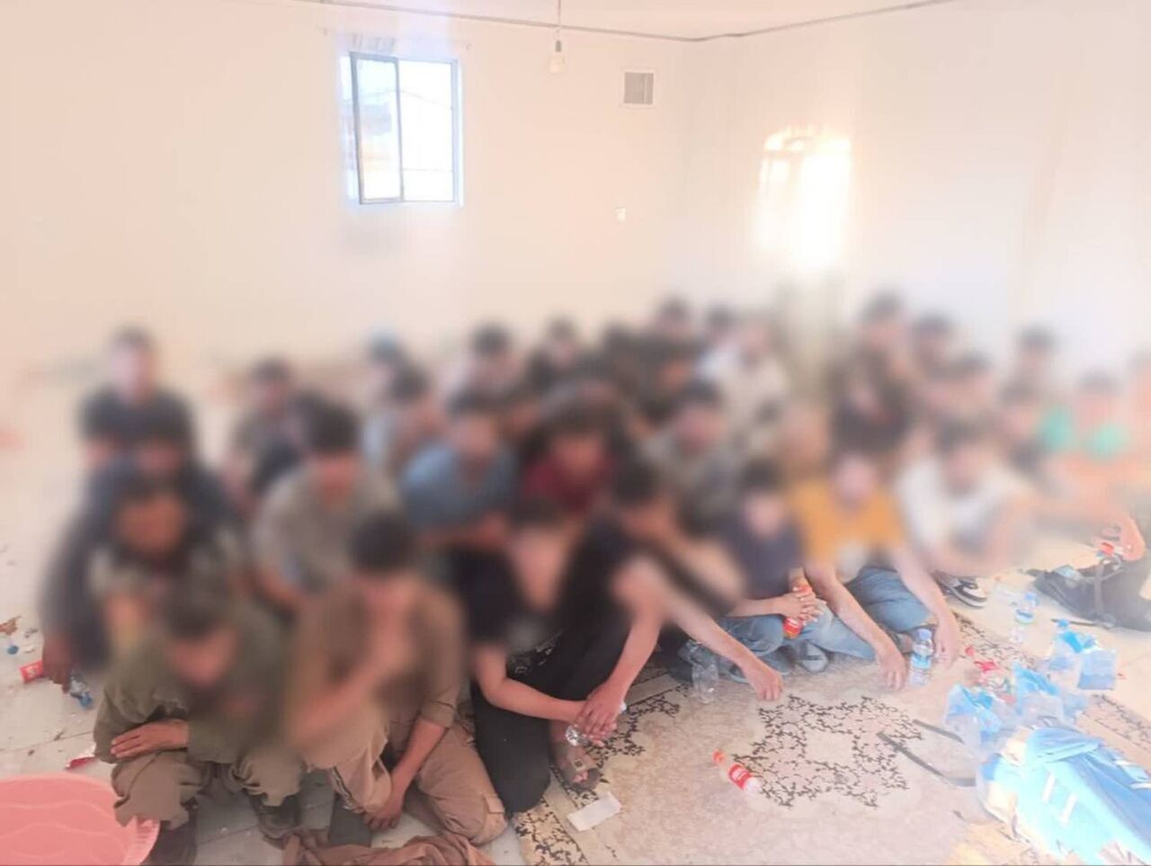 پلیس: کشف سوله نگهداری ۶۶ نفر از اتباع غیر مجاز در پاکدشت/ ۴