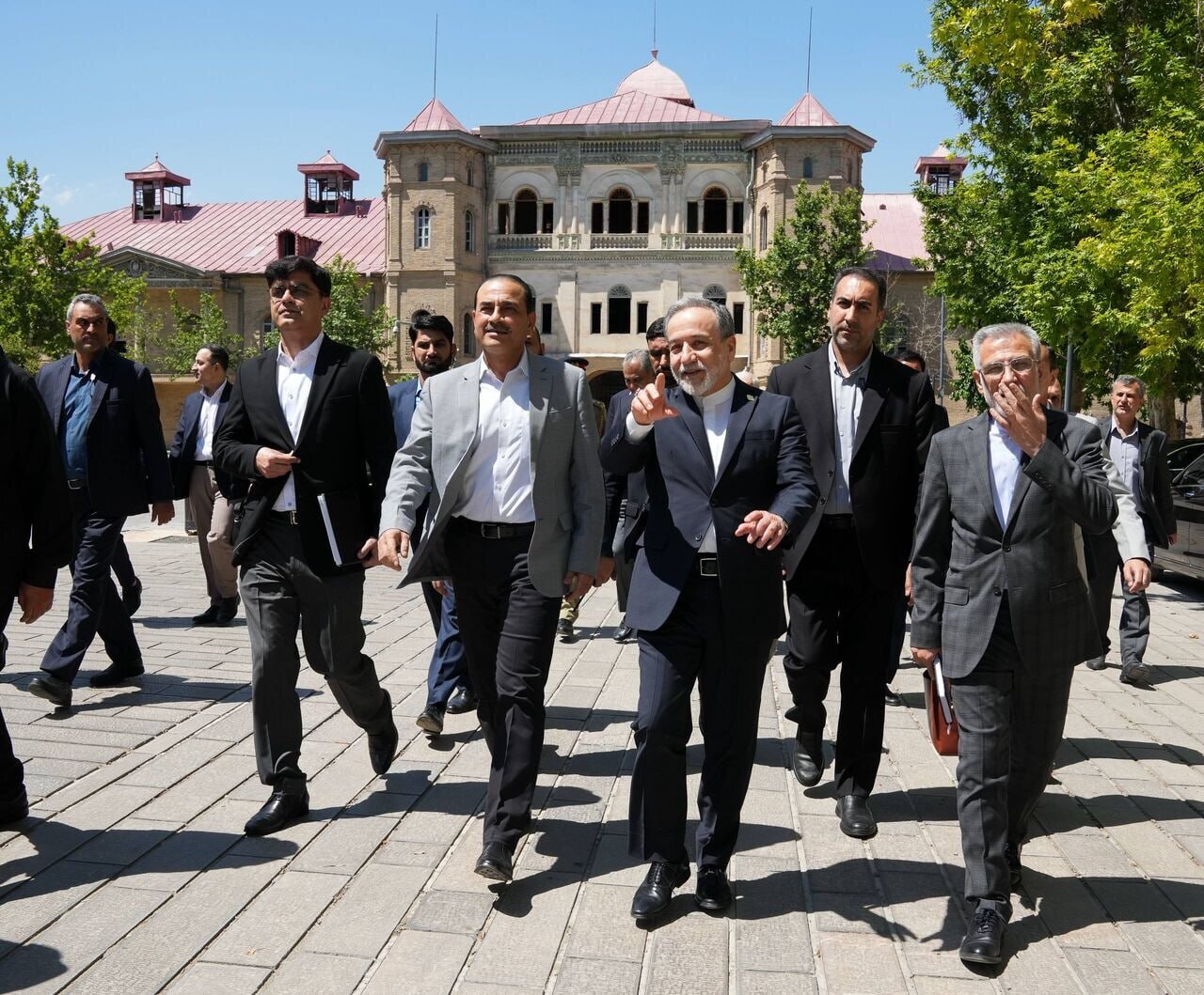 فرمانده ارتش و وزیر کشور پاکستان تهران را ترک کردند