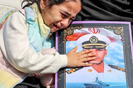 ببینید / اشک‌های امیر سیاری برای شهدای دنا؛  «انتقام خون شهدا دنا را می‌گیریم»