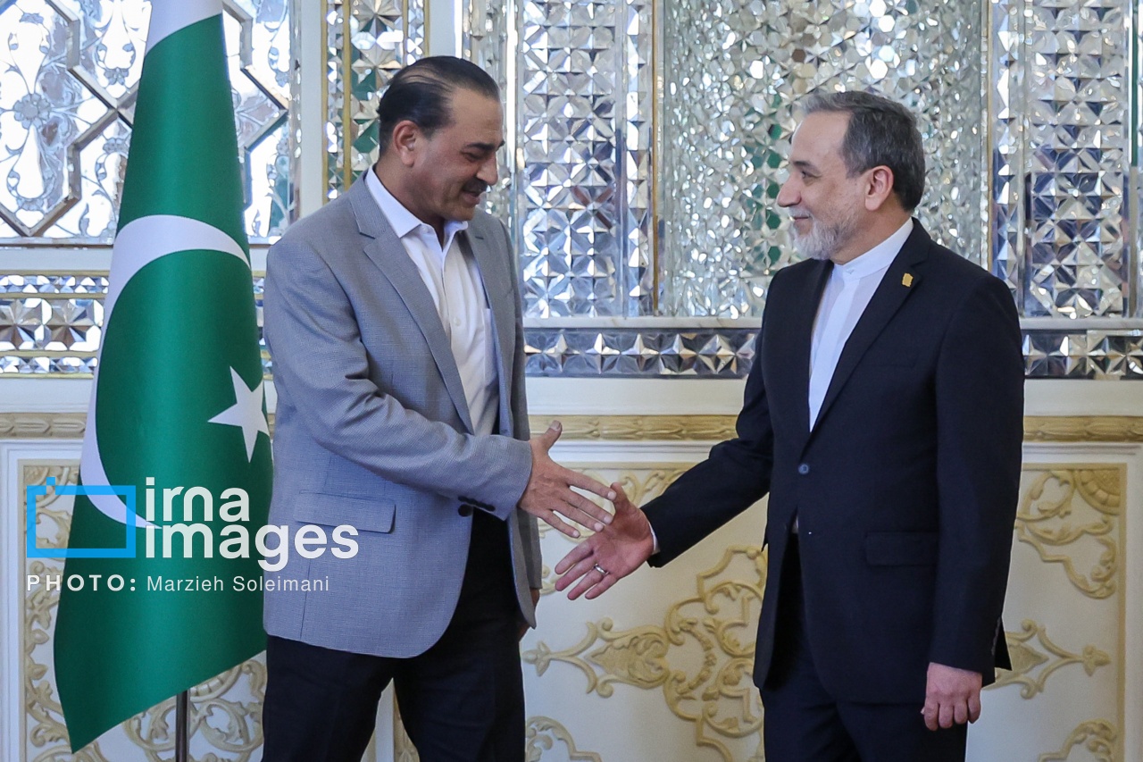 تصاویر: دیدار فرمانده ارتش پاکستان با وزیر امورخارجه