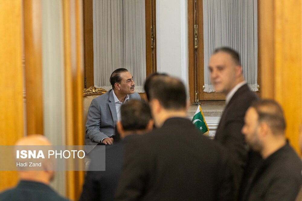 تصاویر: دیدار فرمانده ارتش پاکستان با وزیر امورخارجه