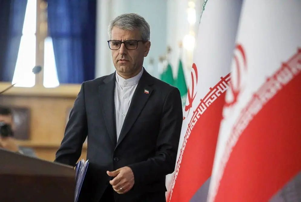 سخنگوی وزارت خارجه: در صورت نهایی شدن یادداشت تفاهم با آمریکا، ظرف ۶۰ روز درباره موضوع هسته‌ای گفت‌و‌گو صورت می‌گیرد/ در مرحله [اول] به هیچ عنوان پیرامون جزئیات هسته‌ای صحبت نخواهد شد