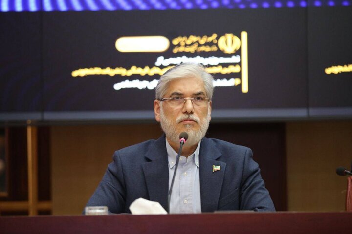 وزیر علوم: فعلا نمی‌توان درباره حضوری شدن کلاس‌های دانشجویان کارشناسی تصمیم‌گیری کرد/ شاید بتوانیم طی چند روز دیگر یک تصمیم قطعی اعلام کنیم