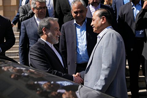 روایت خبرنگار الجزیره از برخی از بندهای یادداشت تفاهم بین تهران و واشنگتن: هماهنگی در خصوص مدیریت مسیر کشتی‌ها با ایران و عمان انجام خواهد شد / ایران متعهد می‌شود ظرف مدت یک ماه، تعداد کشتی‌های تجاری عبوری را (به استثنای کشتی‌های نظامی) به سطح پیش از تنش‌ها بازگرداند / محاصره دریایی ایران را لغو کرده و نیروهای خود را از پیرامون ایران خارج می‌کند