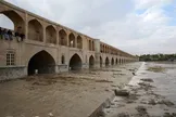 عضو شورای شهر اصفهان: انتقال آب دریا، ناترازی حوضه زاینده‌رود را حل نمی‌کند