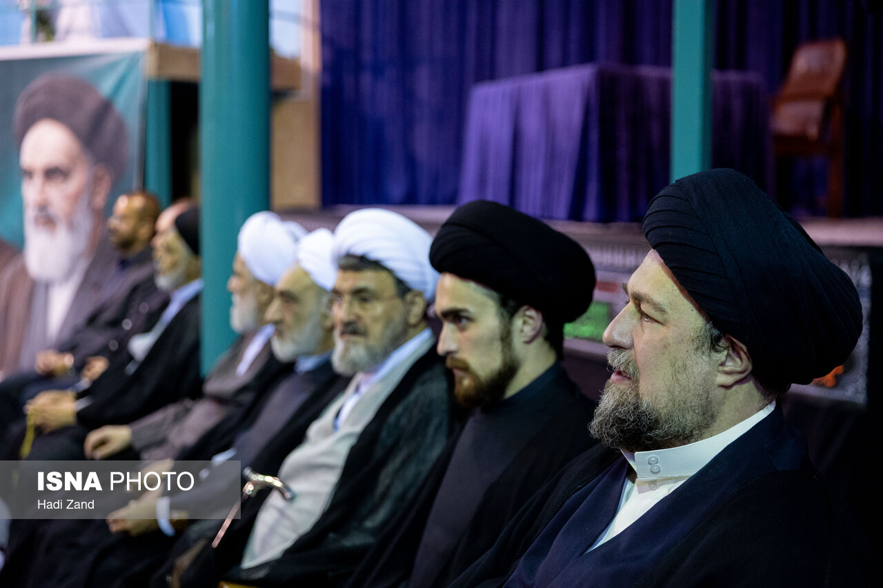 تصاویر: مراسم بزرگداشت رهبر شهید در حسینیه جماران