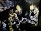 آتش سوزی در یک واحد پرس کارتن و تعداد ۱۲ واحد ضایعاتی اطراف آن در نظرآباد / فرماندار: حریق با وزش تندباد گسترش یافت