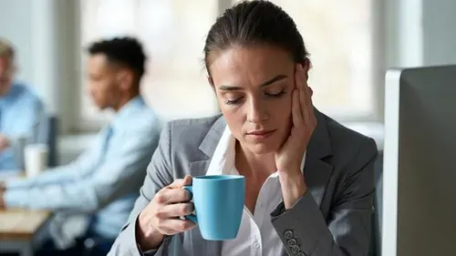 قهوه بعدازظهر با مغز چه می‌کند؟ ارتباط کافئین و اضطراب