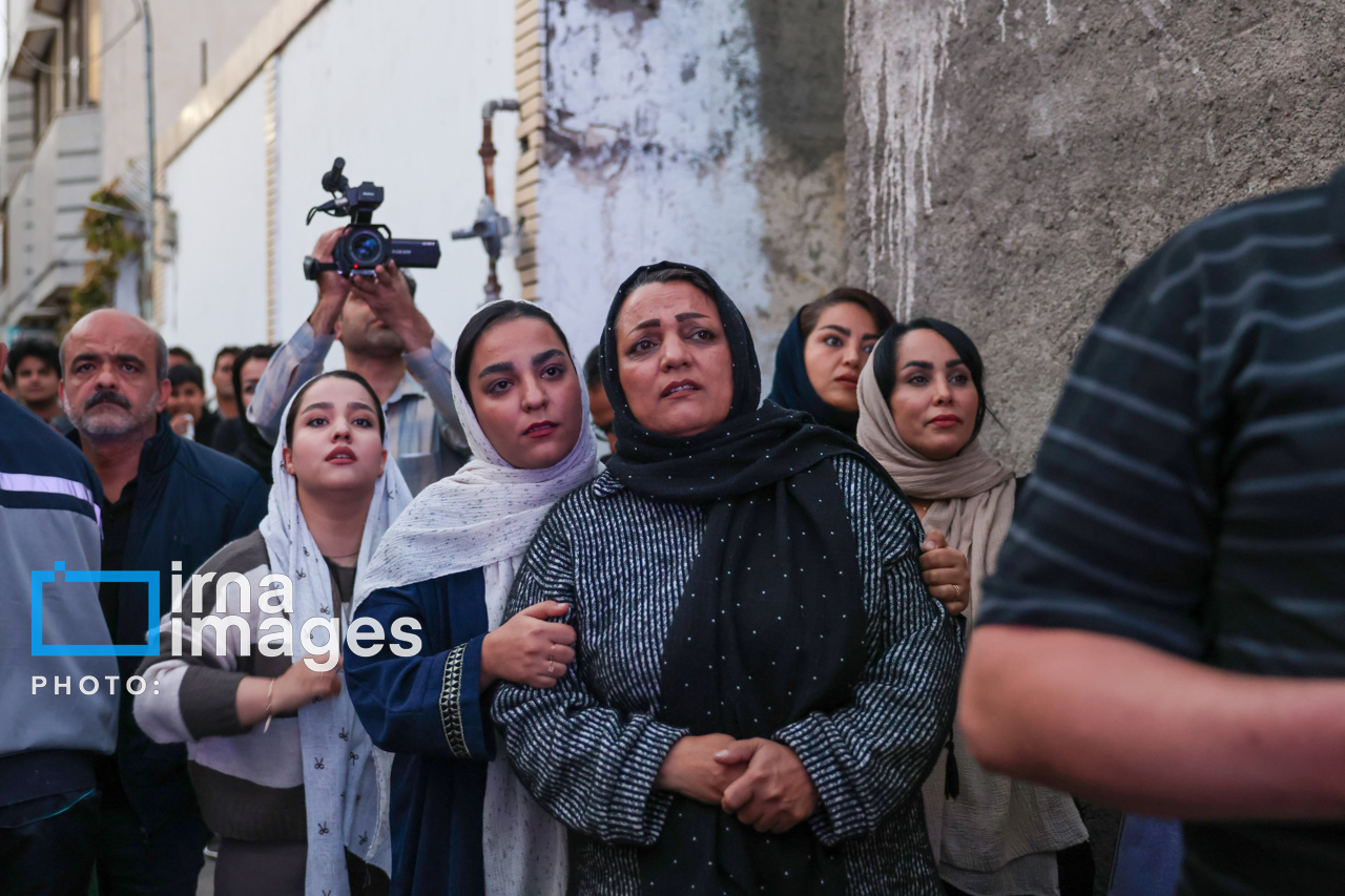 تصاویر: تماشای فینال کشتی آزاد قهرمانی جهان مقابل منزل «احمد محمدنژاد جوان»