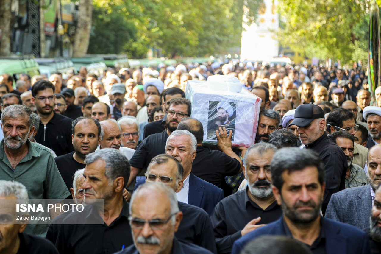 تصاویر: تشییع پیکر حجت‌الاسلام طاهری عضو جامعه روحانیت مازندران و امام جماعت مسجد امام حسن عسکری در ساری