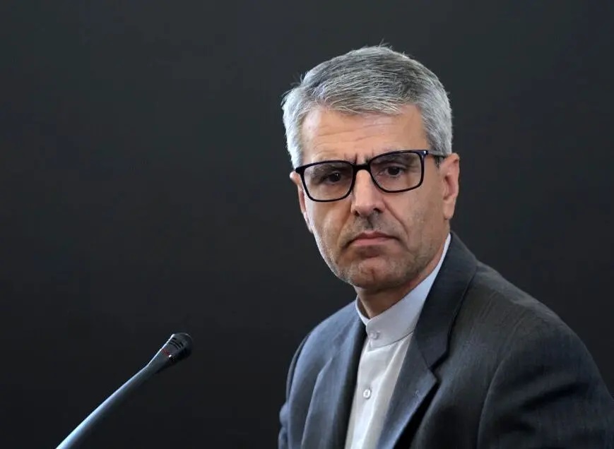 سخنگوی وزارت خارجه: تفاهم نامه اسلام آباد بر خاتمه جنگ تمرکز دارد /درباره زمان دقیق امضا باید منتظر بمانیم؛ اگرچه فردا نخواهد بود اما احتمال اینکه در روزهای آتی این اتفاق رقم بخورد منتفی نیست/ این توافق نهایی بین ایران و آمریکا نیست، بلکه تفاهمی است که رئوس کلی مباحث اختلافی را مطرح کرد / درباره موضوع هسته‌ای نیز قرار است در یک بازه زمانی ۶۰ روزه گفتگو شود