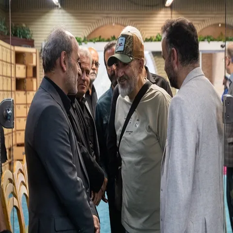 تصاویر: مراسم یادبود «اکبر عبدی» در مسجد بلال