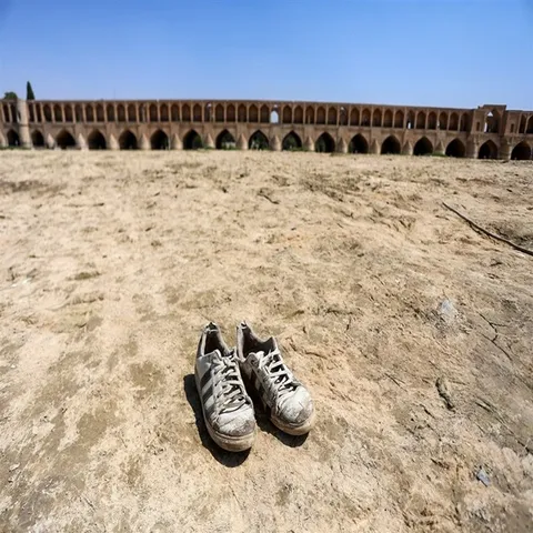 تصاویر: خشکی زاینده رود خطری برای محیط زیست