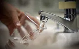 وزارت بهداشت: وضعیت میکروبی آب تهران مطلوب است / امکان انتقال کرونا از طریق آب منتفی است
