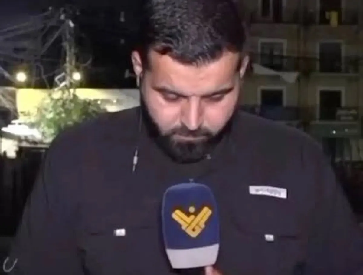 ببینید / لحظۀ مجروح شدن خبرنگار المنار در حملۀ هوایی اسرائیل