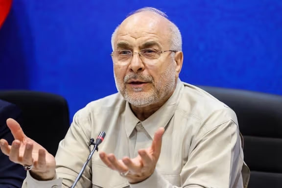قالیباف: دیپلماسی مقتدرانه ایران، تمامیت ارضی لبنان عزیز را تضمین می‌کند و بساط دیوانه‌بازی رژیم اسرائیل را برهم خواهد زد/سازمان هواپیمایی: هیچ نوتام جدیدی درباره محدودیت پروازی صادر نشده/دبیر شورای عالی امنیت ملی: ‏پاسخ رزمندگان اسلام در پیش است؛ نقض خطوط قرمز جمهوری اسلامی تحمل نمیشود/ترامپ: قرار بود ما توافق را امروز امضا کنیم اما حمله اسرائیل آن را به تأخیر انداخت