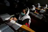 طالبان: دختران می توانند به مدارس برگردند، اما شرط دارد