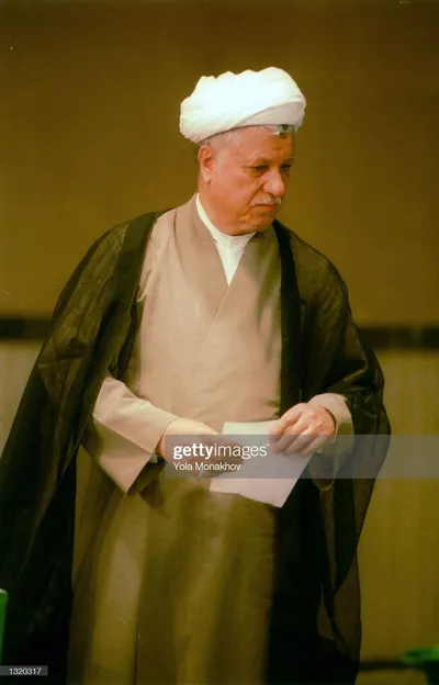 خاطرات آیت الله هاشمی رفسنجانی، ۲۶ خرداد ۱۳۷۷: بنیاد مستضعفان گنجینه عظیمی از اسناد مهم قبل از انقلاب را دارد