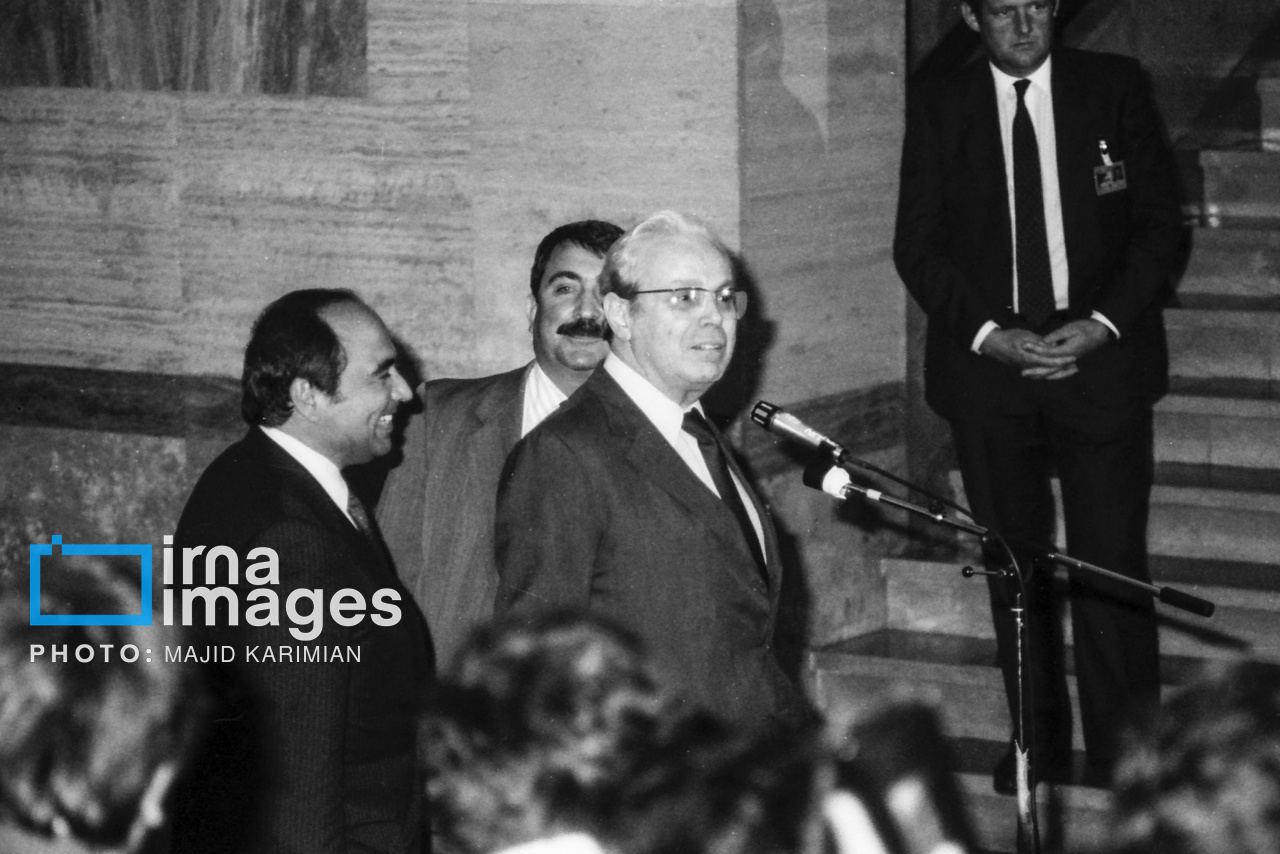 تصاویر: مذاکرات ایران و عراق پس از پذیرش قطعنامه ۵۹۸ - سال ۱۳۶۷