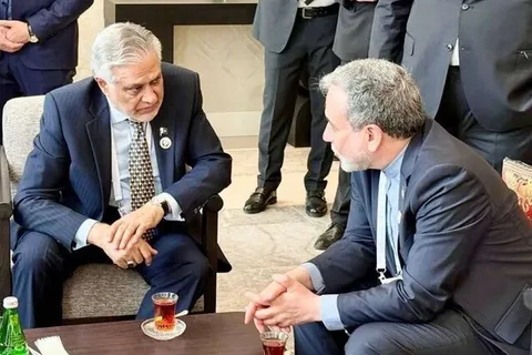 الجزیره: پاکستان در اقدامی فوری، از عراقچی دعوت کرده تا در «اولین فرصت ممکن» به اسلام‌آباد سفر کند/ هنوز مشخص نیست که پاسخ مقام‌های ایرانی به این دعوت چه بوده یا این دیدار چه زمانی برگزار خواهد شد/ میانجی‌گران پاکستانی و قطری، در حال تلاش برای تعیین زمان و محل برگزاری دیداری میان ایران و آمریکا هستند