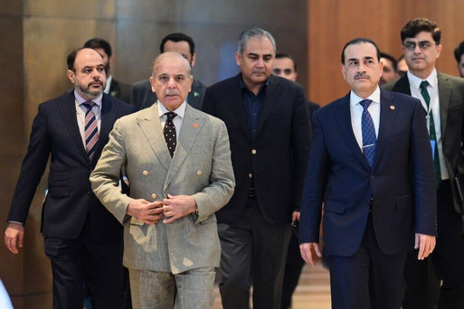 نخست‌وزیر پاکستان: ایران به زودی یکی از بالاترین رشدهای اقتصادی جهان را خواهد داشت/ تفاهم‌نامه هیچ اشاره‌ای به موشک‌های بالستیک ندارد/ ونس و وزیر خارجه آمریکا گفته‌اند که پیگیری اجرای تفاهمات مذاکرات سوئیس، از جمله تشکیل یک کمیته مشترک متشکل از واشنگتن، تهران و بیروت را ادامه خواهند داد/ نخست‌وزیر پاکستان: تفاهم‌نامه طی ۶۰ روز به توافقی بلند مدت تبدیل می‌شود