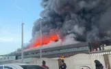 آتش‌سوزی شدید در کارخانه شرکت کاله واقع در شهر آمل؛ دود غلیطی آسمان آمل را فرا گرفت / آتش‌نشانان از تهران اعزام شدند / دستور تخلیه واحدهای مسکونی و تجاری در شعاع هزار متری شرکت کاله و یک روستا صادر شد / استاندار مازندران: هواپیمای ایلوشین امشب راهی آمل می‌شود