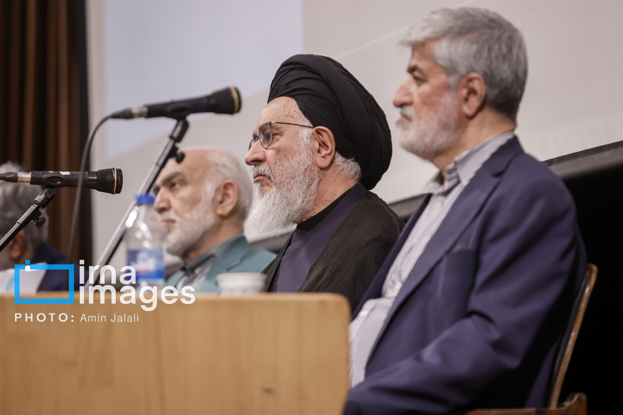 تصاویر: مراسم یادبود شهید «علی لاریجانی»