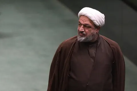 رسایی طبق قانون، با ۱۰۰ ساعت غیبت از مجلس، مستعفی شناخته می‌شود / خروج همیشگی چهره پر سر و صدا از مجلس به زودی اعلام می‌شود؟