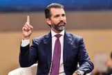 آتلانتیک به نقل از منابع آگاه: پسر ارشد ترامپ بار‌ها در گفت‌و‌گو‌های خصوصی، مخالفت خود را با جنگ جاری علیه ایران ابراز کرده/ او از همان ابتدا با جنگ مخالف بوده و این را به اطلاع پدرش هم رسانده