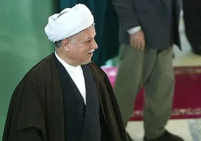 خاطرات آیت الله هاشمی رفسنجانی، ۸ دی ۱۳۷۷: اخوى محمد گفت، چند روز پیش خانه‌اش را دزد زده
