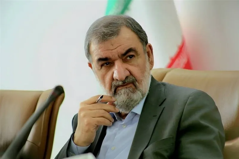 دبیر شورای عالی امنیت ملی: امروز مهم‌ترین سرمایه امنیت ملی ایران، در کنار قدرت نظامی و ظرفیت‌های اقتصادی و دیپلماتیک، ملتی است که در لحظه خطر، به چیزی جز میهن نمی‌اندیشد / وظیفه همه ماست که این سرمایه ملی را حفظ و تقویت کنیم