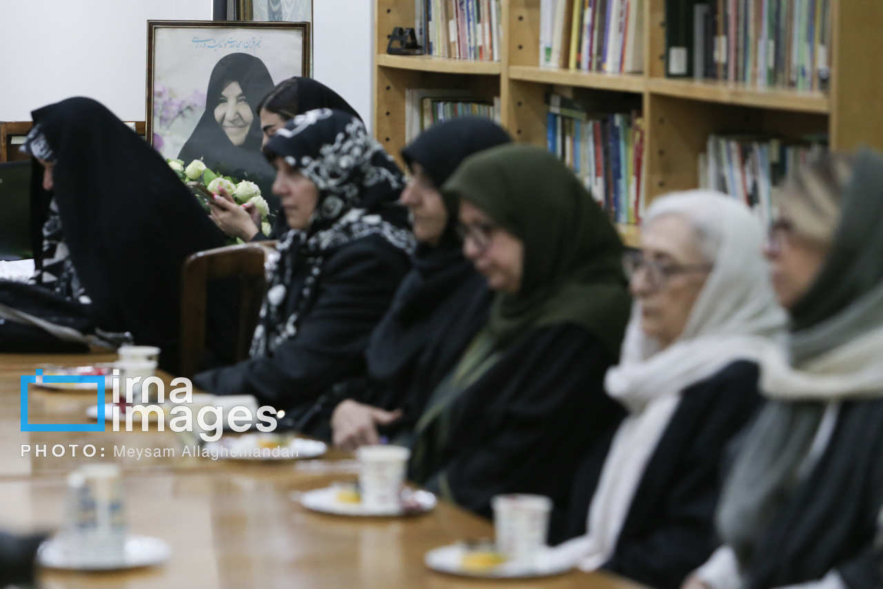 تصاویر: بزرگداشت شهید «منصوره رئیس قاسم»، همسر شهید کمال خرازی