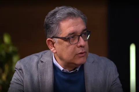 ویدیو/ امیرعلی ابوالفتح: ایده نجومی و مریخی ندهیم؛ باید با توجه به امکانات موجود تصمیم بگیریم به سمت جنگ برویم یا توافق