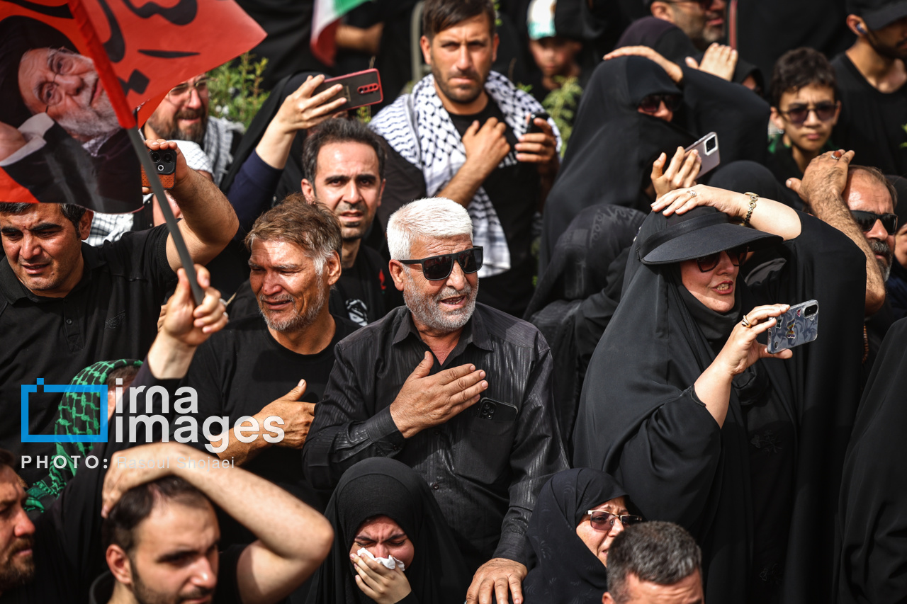 تصاویر/ آیین بدرقه پیکر رهبر شهید انقلاب در قم