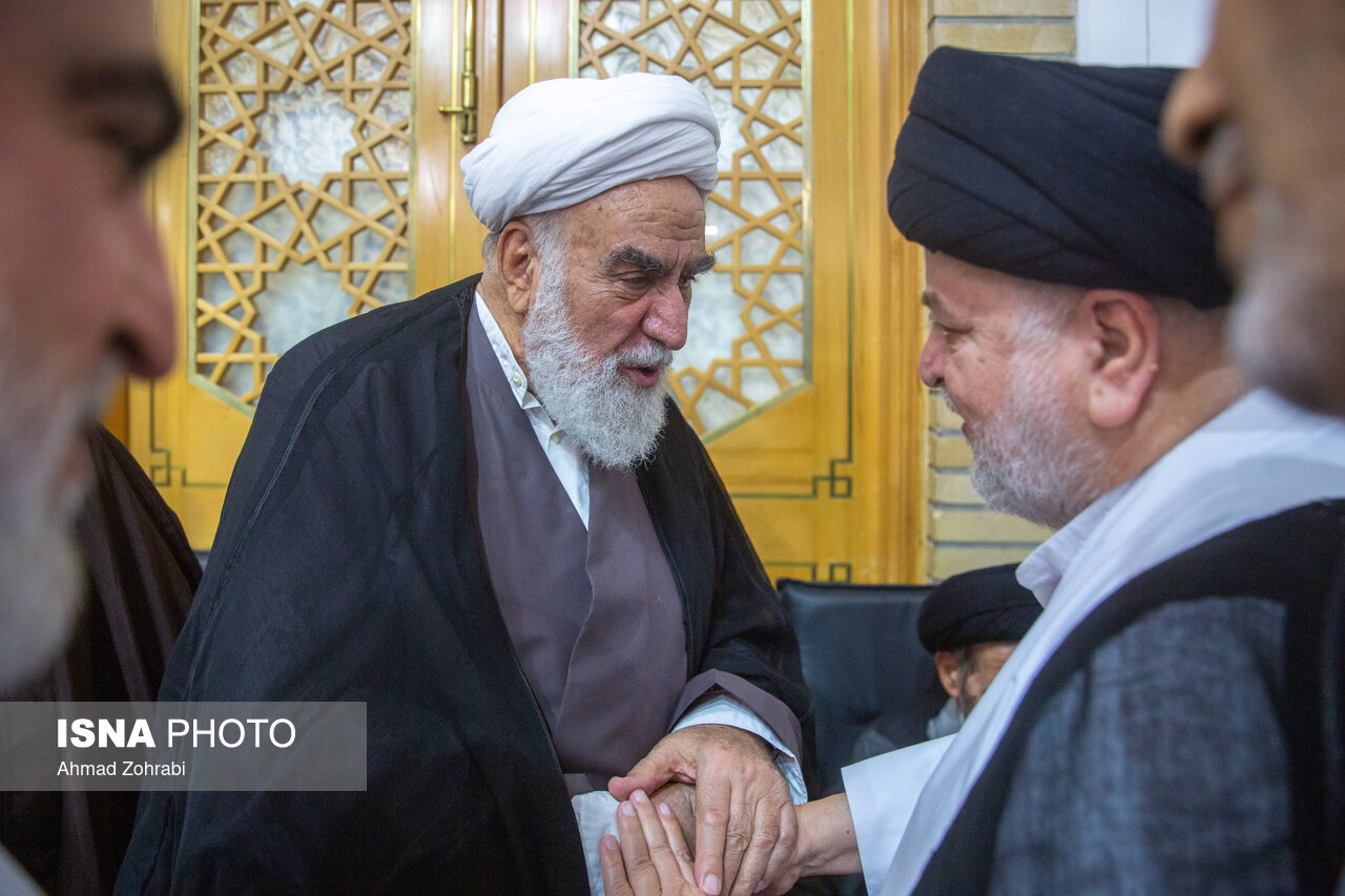 تصاویر: مراسم ترحیم آیت الله شبیری زنجانی در حرم حضرت فاطمه معصومه(س)