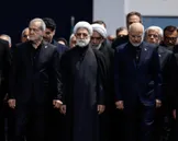 ببینید/ سران قوا در صف اول اقامه نماز بر پیکر رهبر شهید