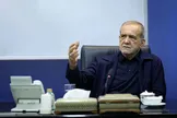 زمانی که دولت را تحویل گرفتیم، با قطعی آب، گاز و برق مواجه بودیم؛ اعلام شده بود که ذخایر انرژی کشور فقط تا آبان کفاف می‌دهد/ تحریم یک واقعیت است/ همسایگان ما کمک کردند که عده‌ای وارد کشور نشوند که باعث اغتشاش شود/ اگر [اصلاحات اقتصادی] انجام نمی‌شد و جنگ آغاز می‌شد، قحطی در بازار قطعی بود/ هر بار که می‌خواهیم به مسائل ورود کنیم، می‌گویند الان دست نزنید، چون صدا بلند می‌شود