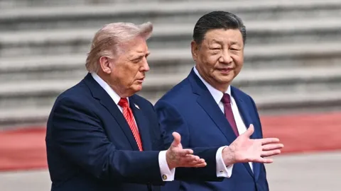 شانگهای می‌تواند نگذارد تهران توسط واشنگتن منزوی شود، زیرا این سازمان با آمریکا نیست، با ایران است؛ با اروپای غربی یا اوکراین نیست، با روسیه است/ «یا با ما هستید یا علیه ما»؛ این سخن وزیر خزانه‌داری آمریکا در مورد همکاری بین‌المللی علیه ایران در سال ۲۰۲۶، محکوم به شکست است، زیرا هدف مشترک شانگهای کنار زدن هژمونی ایالات متحده است