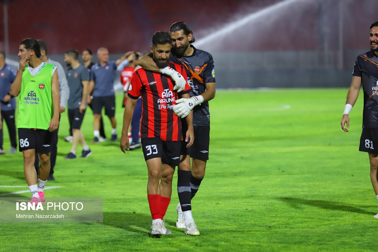 تصاویر: دیدار تیم‌های تراکتور و پرسپولیس