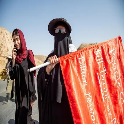 تصاویر: جاده‌های مشهدالرضا میزبان زائران پیاده