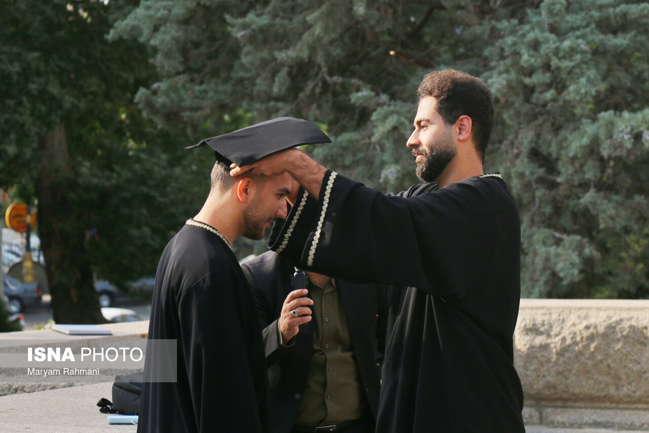 تصاویر: گرامیداشت روز پزشک در آرامگاه بوعلی سینا