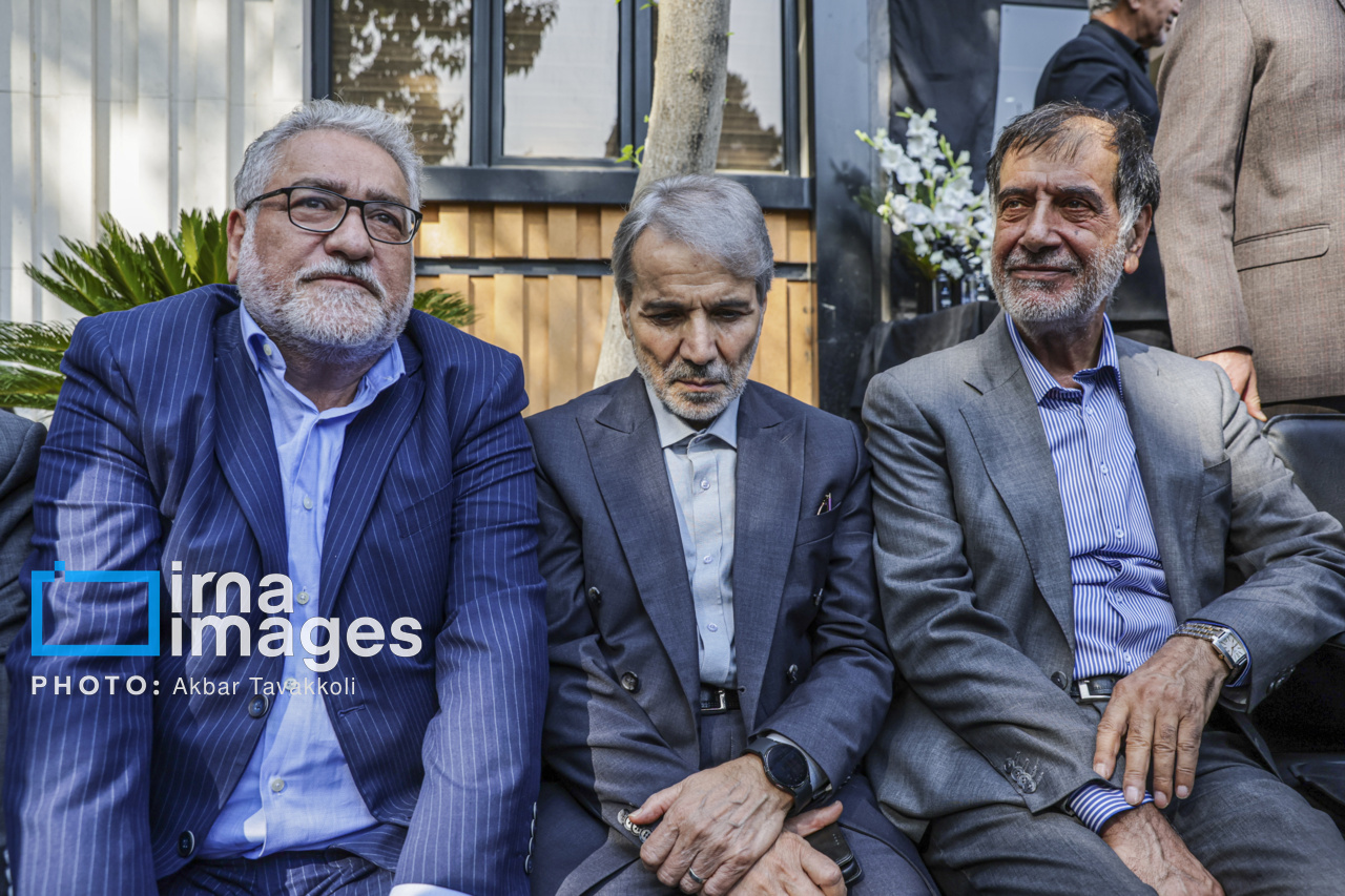 تصاویر: تشییع پیکر زنده یاد «احمد ناطق نوری»
