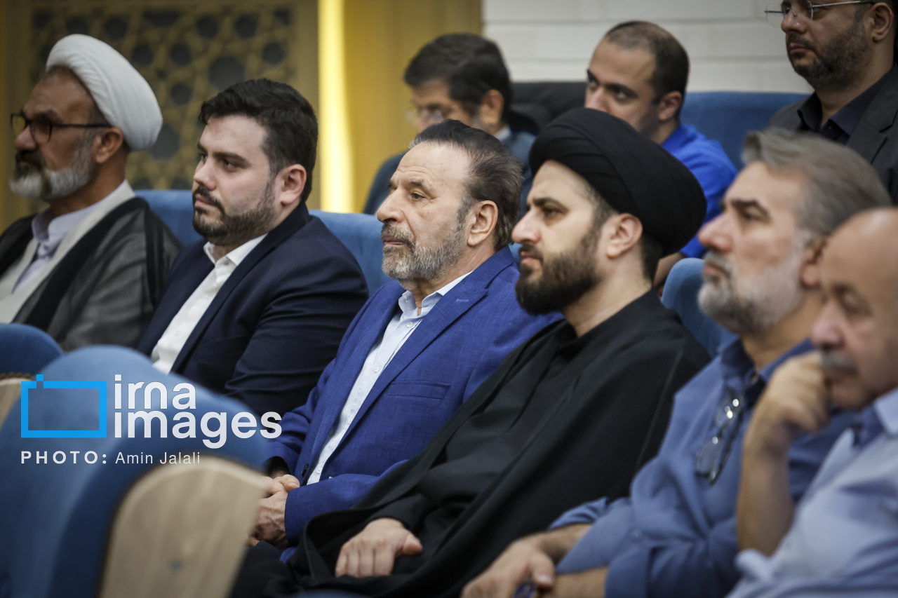 تصاویر: مراسم یادبود ابوالقاسم قاسم‌زاده
