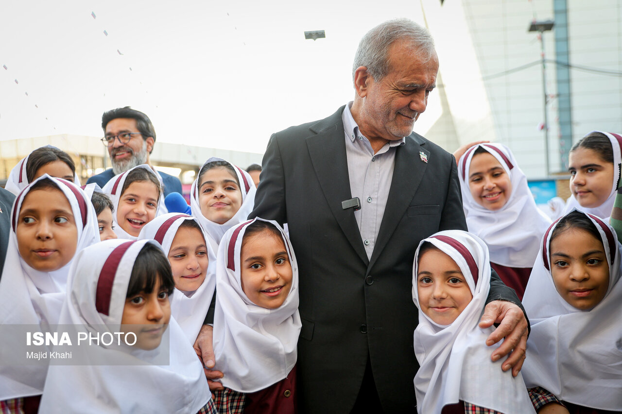 تصاویر: برگزاری جشن شکوفه‌ها در سراسر کشور