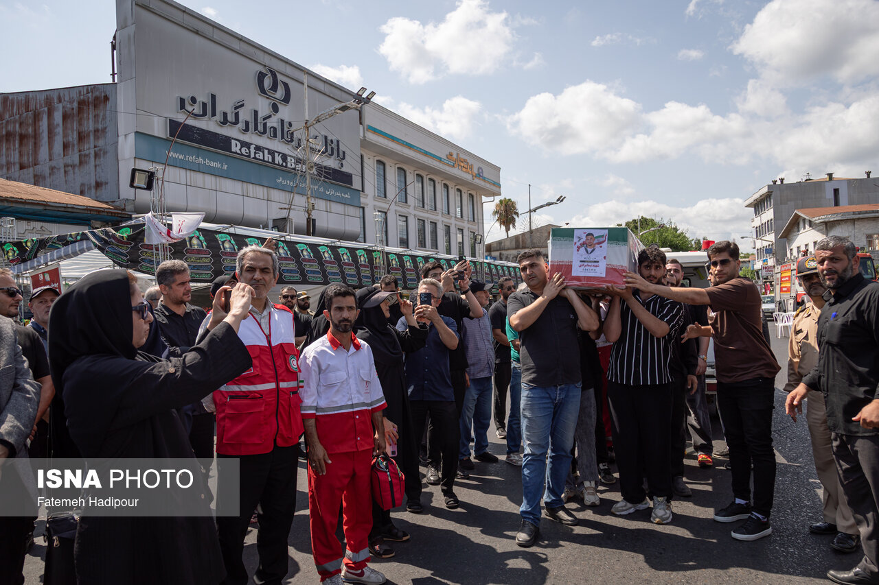 تصاویر: تشییع پیکر دریانورد شهید «نیما مرادی» - بندرانزلی