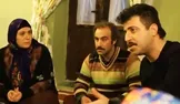 فیلم/ سکانس دیدنی از پایتخت2؛ دعوا دور سفره شام بخاطر خروس جنگی «رحمت»!