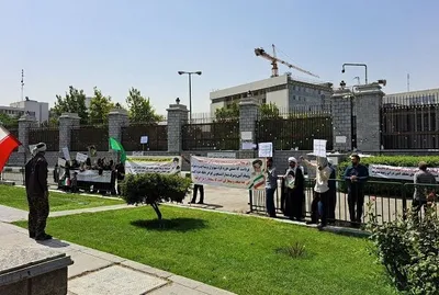 واکنش آقاتهرانی به تجمع دیروز منتقدان لایحه عفاف و حجاب در برابر مجلس: نمایندگان بیدارند و از جنس شما / لایحه ای درخور به شورای نگهبان تحویل دهیم