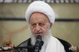 آیت الله مکارم شیرازی: 3 دولت جنایت پیشه بدون اینکه از هیچ مقامی اجازه بگیرند به سوریه حمله می‌کنند؛ فرق این عمل با قانون جنگل در چیست؟