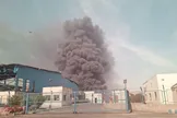 ببینید/ وسعت گودال در نقطهٔ کانونی انفجار در بندر شهید رجایی